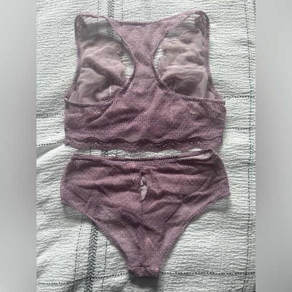 Lace Victoria’s Secret Set - Picture 7 of 7